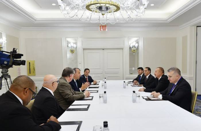 Entretien du président azerbaïdjanais avec le président du Fondation américaine pour la compréhension ethnique