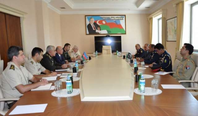 Azerbaijan, Pakistan discuss military-technical cooperation

