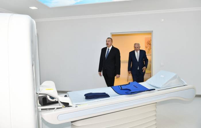 Le président azerbaïdjanais visite l'Hôpital central de Neftchala