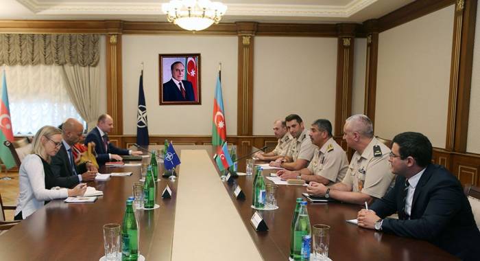 Le ministre azerbaïdjanais de la Défense rencontre James Appathurai
