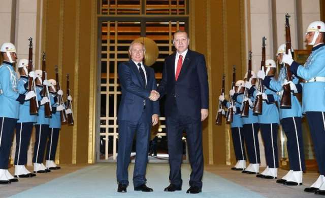 Erdogan welcomes Putin in Turkey