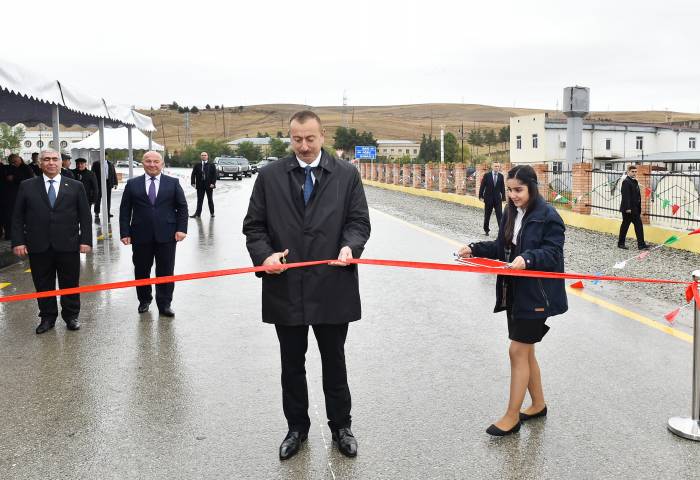 Ilham Aliyev arrive en visite à Chamakhy