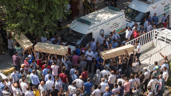 Turkey buries its dead after Saturday"s deadly terror attack - VIDEO