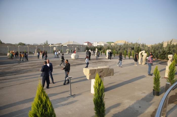 Zweites Internationales Bildhauersymposium "Music in Stone“ in Baku