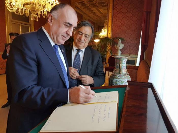 Le ministre azerbaïdjanais rencontre maire de Palerme