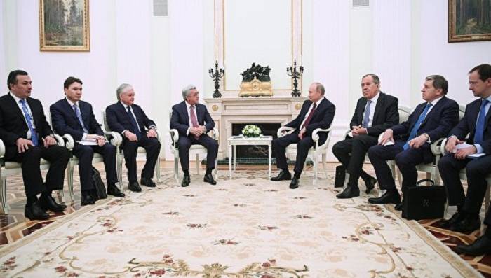 Sarkisyan Moskvada Putinlə görüşdü