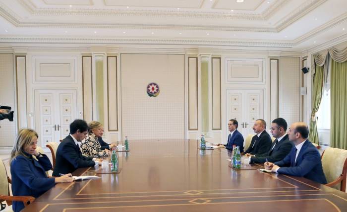 Ilham Aliyev a reçu une délégation conduite par la vice-présidente du Sénat italien