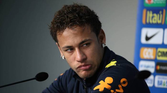 Neymar de retour au Brésil en urgence