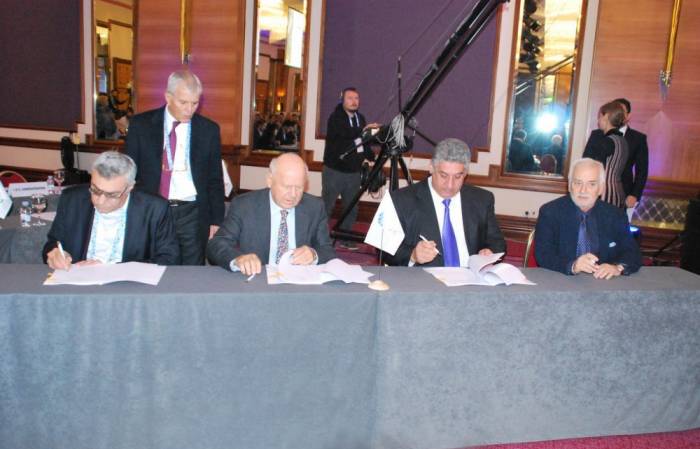 Un contrat signé sur l’organisation du Festival Olympique de la Jeunesse Européenne à Bakou
