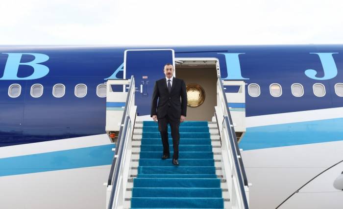 Staatspräsident Ilham Aliyev zu Arbeitsbesuch in Istanbul eingetroffen