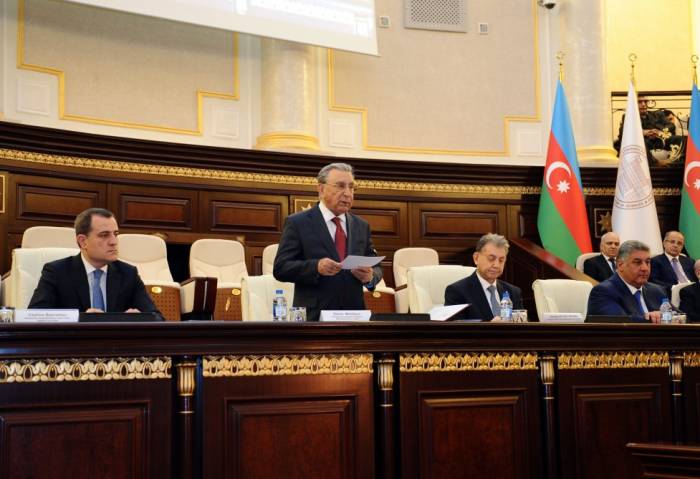 Le premier Congrès des jeunes scientifiques azerbaïdjanais débute à Bakou