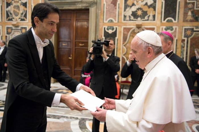 L’ambassadeur d’Azerbaïdjan remet ses lettres de créance au pape François
