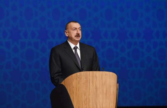 Ilham Aliyev: L'Azerbaïdjan contribue grandement à la solidarité islamique