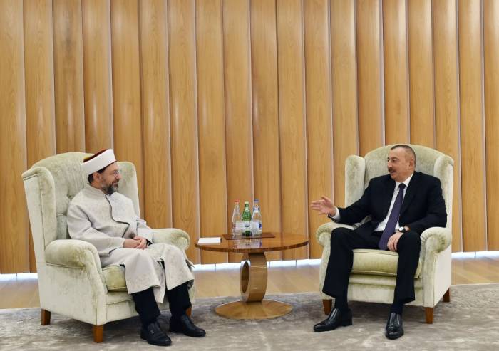 Ilham Aliyev reçoit le dirigeant de la Direction turque des affaires religieuses