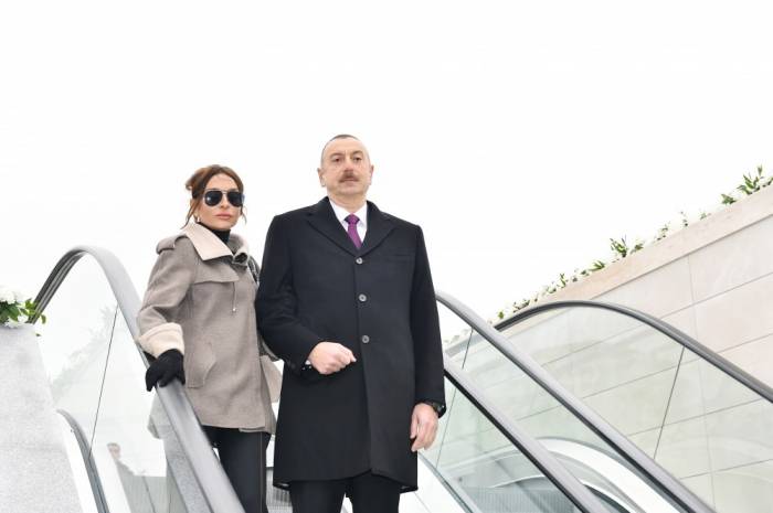 Ilham Aliyev a inspecté les travaux effectués dans la Ville blanche de Bakou