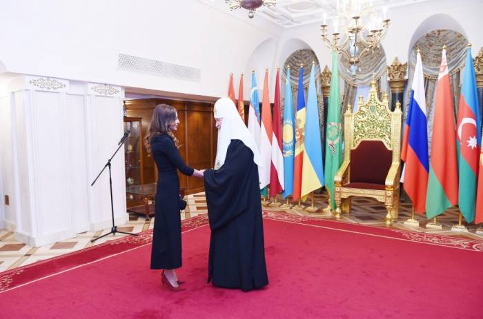 Moskau: Erster Vizepräsidentin Aserbaidschans Mehriban Aliyeva Orden der Heiligen Apostelgleichen Fürstin Olga überreicht