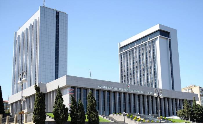 Des députés azerbaïdjanais partent pour Téhéran
