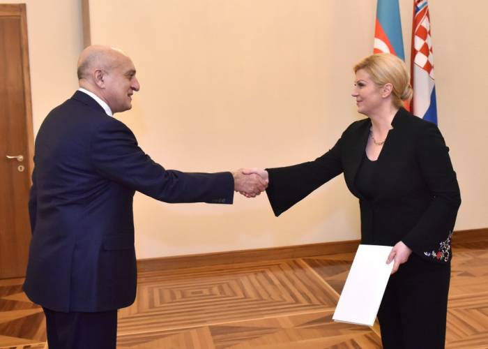 Botschafter Aserbaidschans überreicht der kroatischen Präsidentin seine Beglaubigungsschreiben