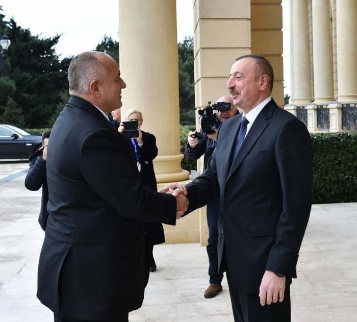 Ilham Aliyev trifft sich mit Bulgariens Ministerpräsident zu Vieraugengespräch