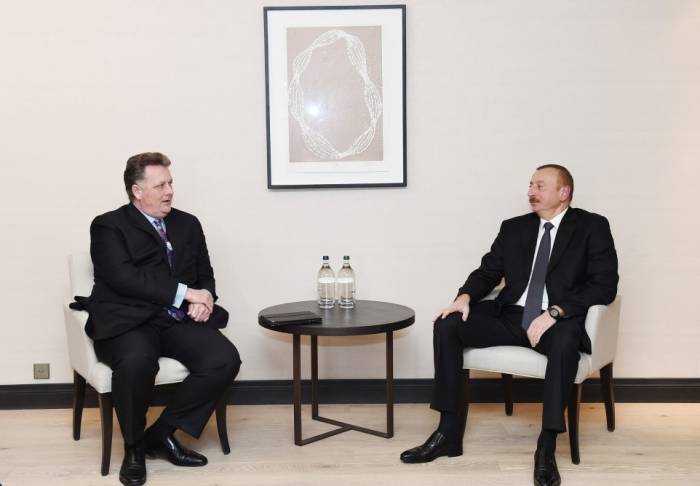 Ilham Aliyev traf sich mit dem Vizepräsidenten der berühmten Unternehmen - PHOTO