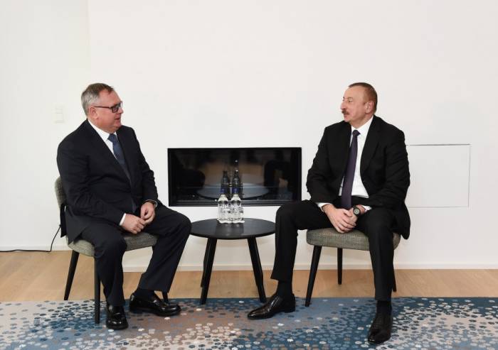 Dövlət başçısı “VTB Bank”ın prezidenti ilə görüşüb - Yenilənib