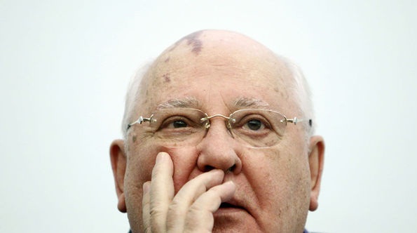 Russie: Gorbatchev dénonce l`absence de plan pour sortir de la crise économique