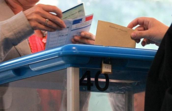 La participation est de 28,23% à midi, stable par rapport au 1er tour