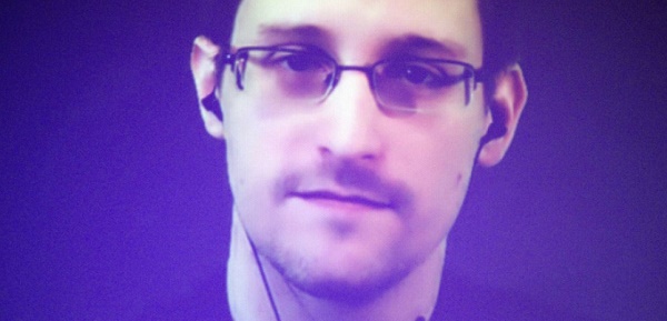 30 écrivains américains demandent à Obama de gracier Snowden