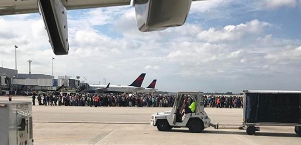 Fusillade dans un aéroport de Floride: 5 morts et 8 blessés