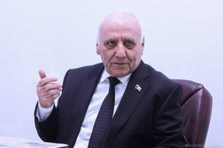 Yaqub Mahmudov: “Papa özünü hörmətdən saldı”