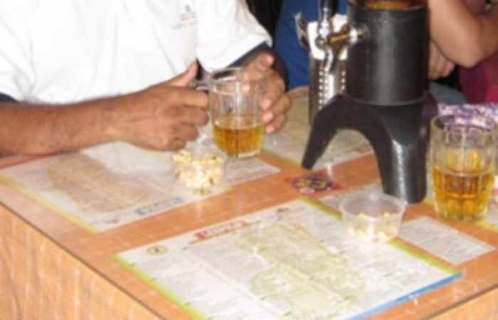 Inde: Une loi restrictive sur l'alcool fâche le pays