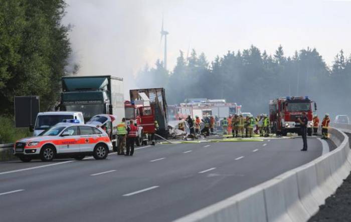 Accident en Allemagne: onze corps déjà retrouvés dans le car