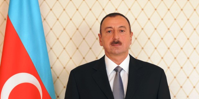 Mədəniyyət xadimlərinə fəxri adlar verildi - SİYAHI