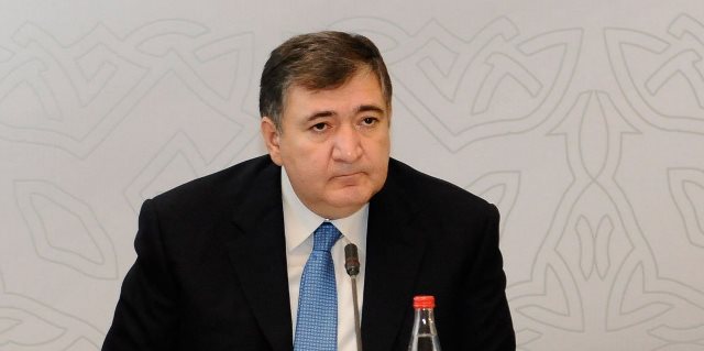 Nazir özünə yeni müşavirlər təyin etdi