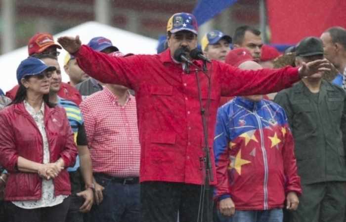 Maduro, critiqué par son propre camp, riposte