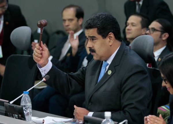 Maduro crée son propre prix de la paix