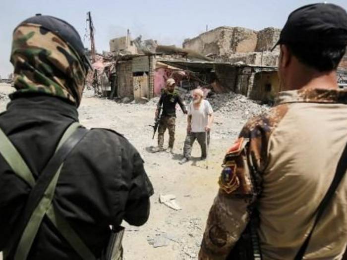 Une vidéo montre l'exécution d'un prisonnier par les forces irakiennes à Mossoul