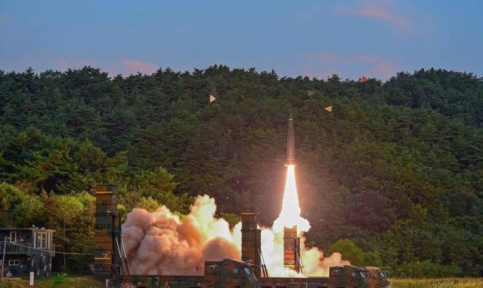 Seúl realiza maniobras navales con fuego real tras el ensayo nuclear norcoreano
