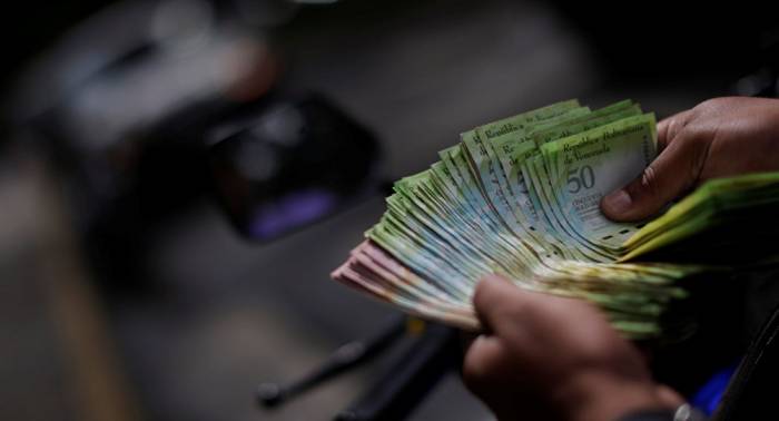 Presidente Maduro aumenta el salario mínimo de los venezolanos en 40%