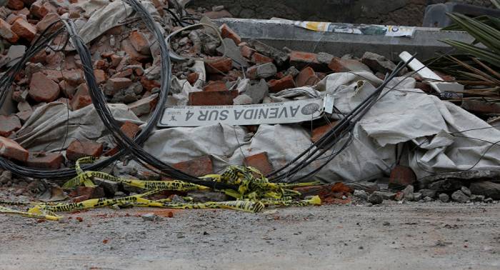 Se eleva a 58 cifra oficial de muertos por terremoto en México