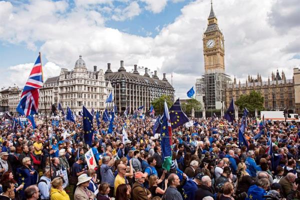 Miles de manifestantes en Londres para que el Reino Unido permanezca en la UE
