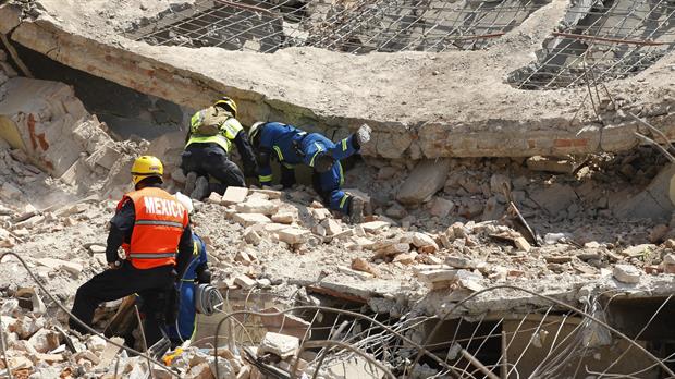 Sube a 90 el número de muertos por el terremoto en México
