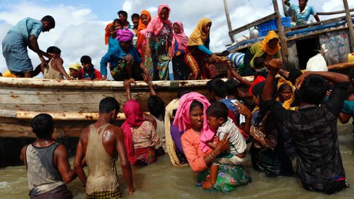 La ONU cifra en 370.000 los rohinyás huidos a Bangladesh en últimas dos semanas