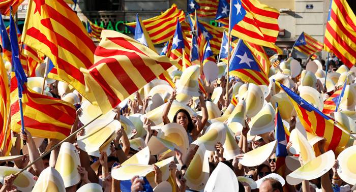 Demostración de fuerza del independentismo en el arranque de campaña