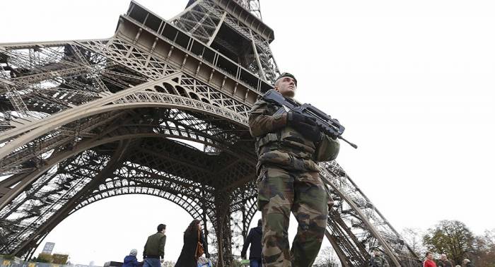 Investigan la agresión a un militar en el metro de París