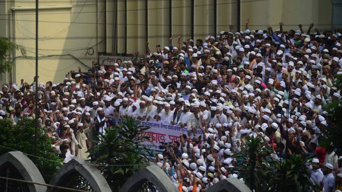 Protestan en Bangladés contra represión de rohingyas