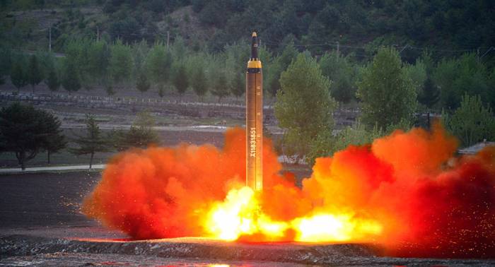 Corea del Norte difunde fotos y vídeos de su último lanzamiento