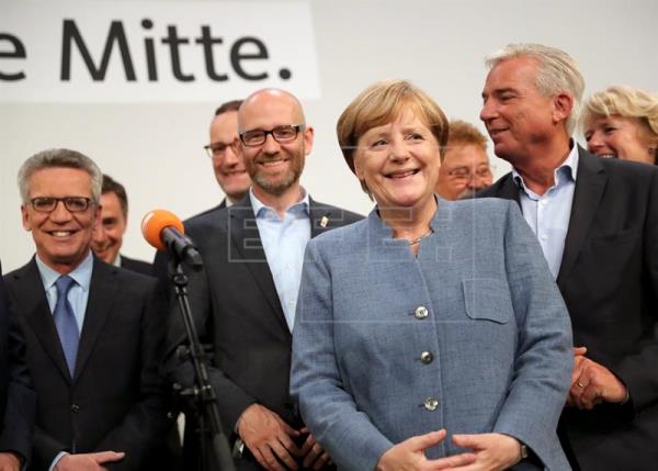 El escrutinio final confirma la victoria de Merkel y el tercer lugar de la ultraderecha