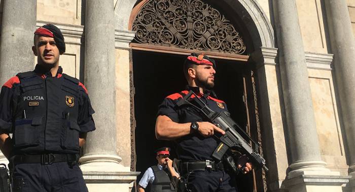 La CUP llama a los Mossos d'Esquadra a desobedecer al Estado español