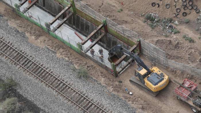 EEUU inicia construcción de prototipos del polémico muro de Trump